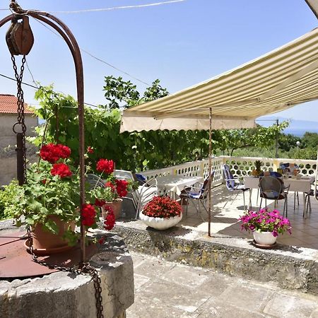Guest House Tom Malinska Bagian luar foto