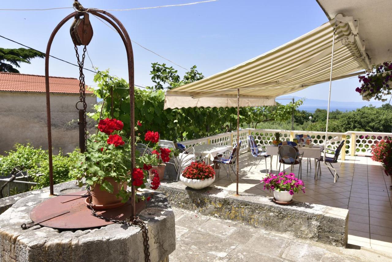 Guest House Tom Malinska Bagian luar foto