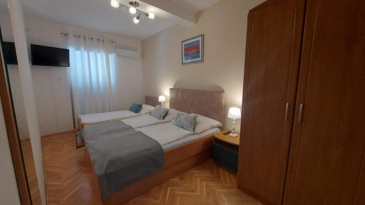 Guest House Tom Malinska Bagian luar foto