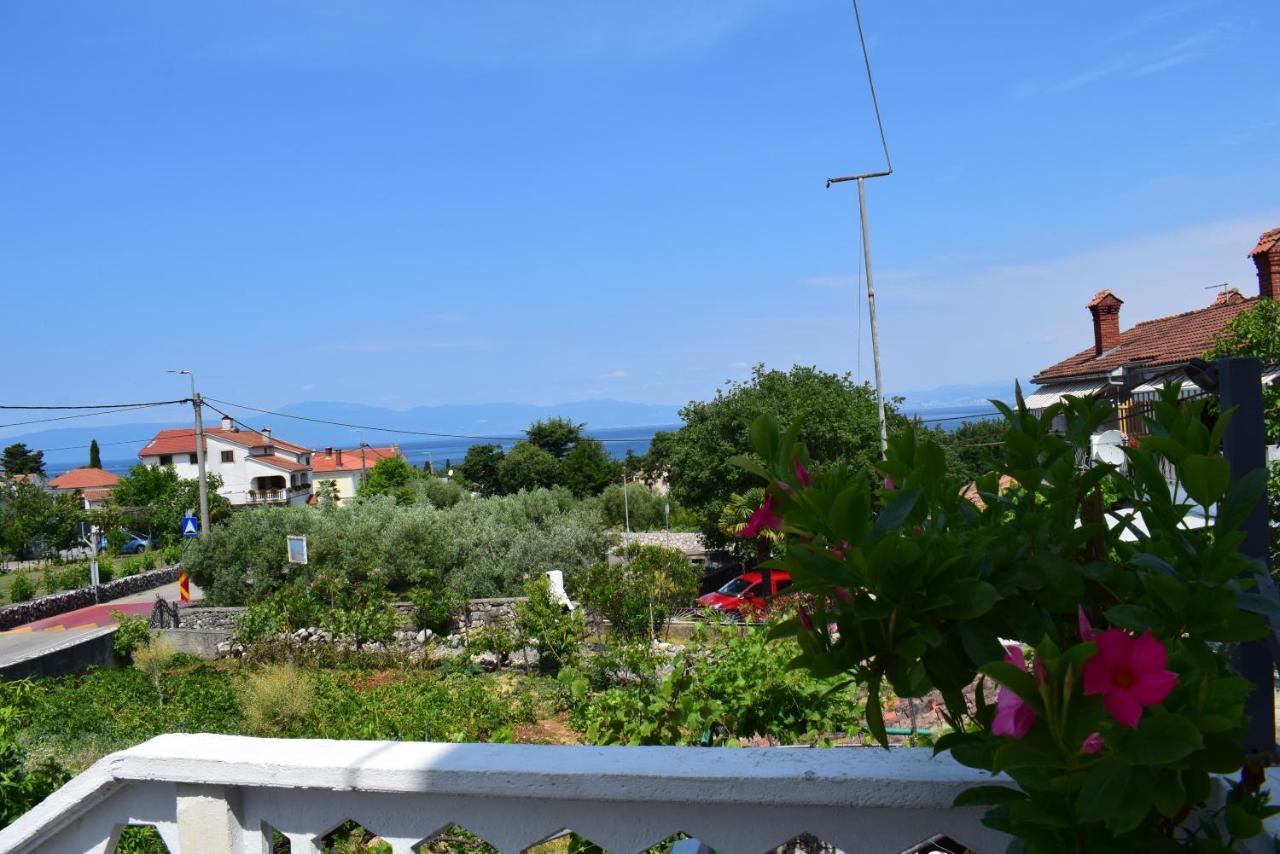 Guest House Tom Malinska Bagian luar foto